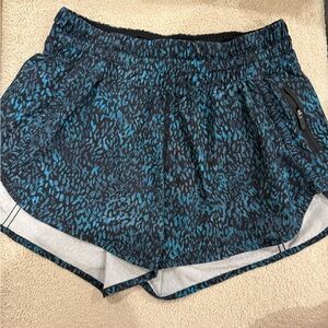 Lululemon Women's Blue and Black Patterned Shorts